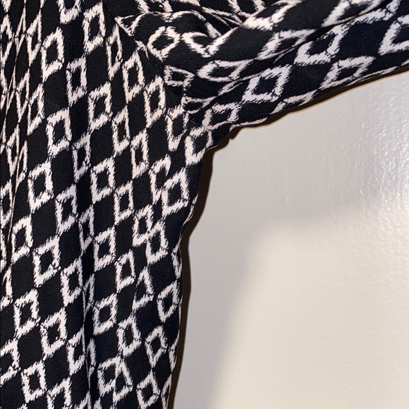 Max Studio Small Black White Geometric Shirt Dress - Picture 8 of 13